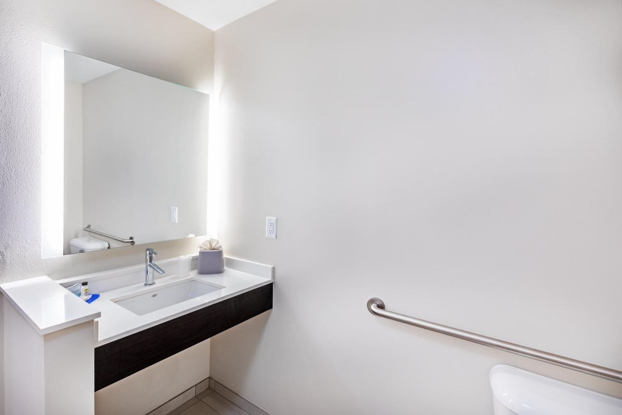 Holiday Inn Express & Suites Purcell By Ihg Dış mekan fotoğraf