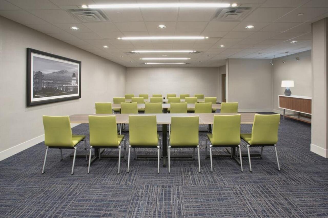 Holiday Inn Express & Suites Purcell By Ihg Dış mekan fotoğraf